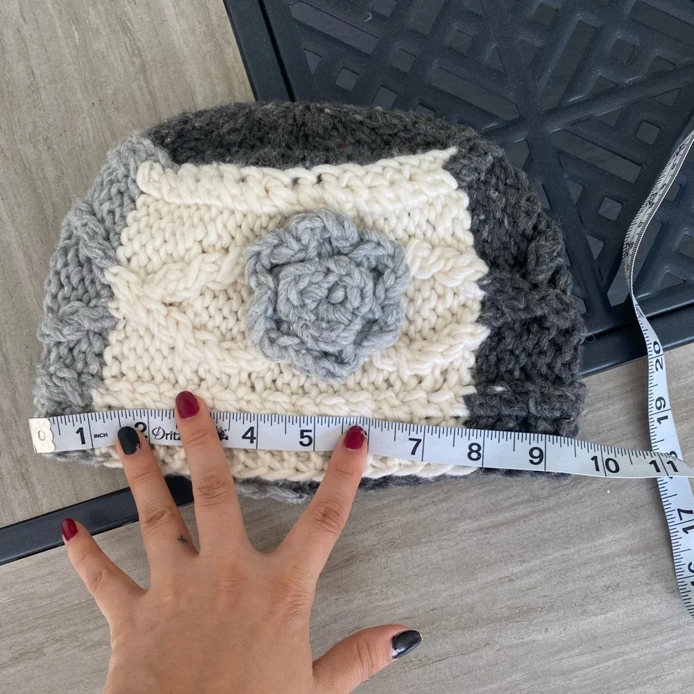GIRL'S HANDMADE KNITTED HAT